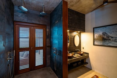 Luxury Villa Photo #23