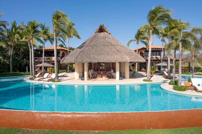Luxury Villa Photo #10