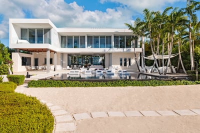 Luxury Villa Photo #2