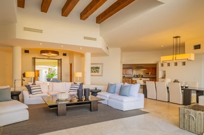 Luxury Villa Photo #19