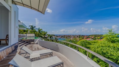 Luxury Villa Photo #7