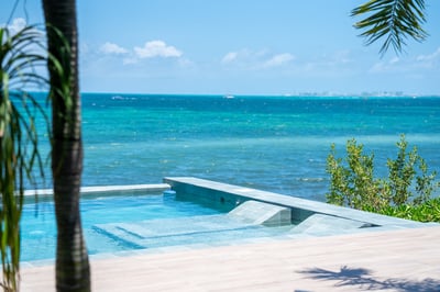Luxury Villa Photo #6