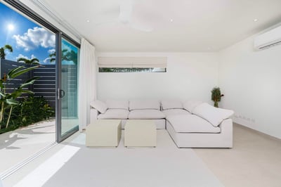 Luxury Villa Photo #18