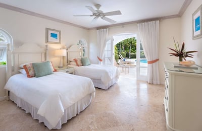 Luxury Villa Photo #6