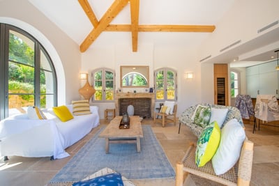 Luxury Villa Photo #14