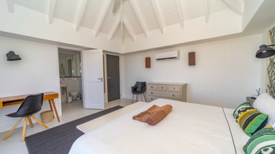 Luxury Villa Photo #31