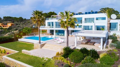 Luxury Villa Photo #2