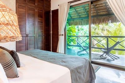 Luxury Villa Photo #36