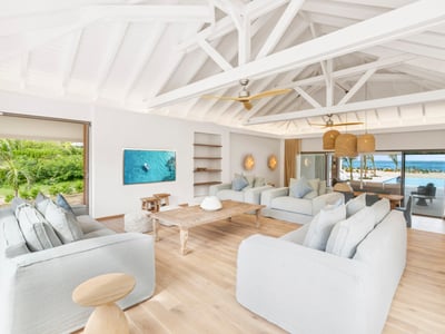 Luxury Villa Photo #16