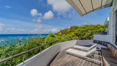 Luxury Villa Photo #6