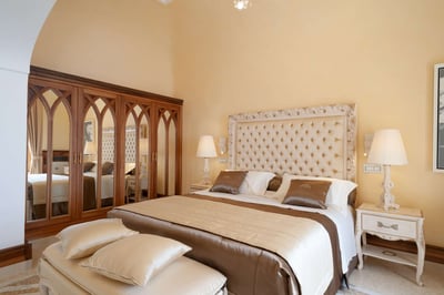 Luxury Villa Photo #43