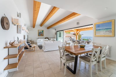 Luxury Villa Photo #15
