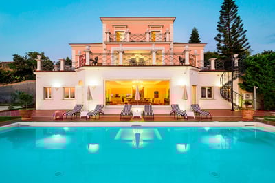 Luxury Villa Photo #15