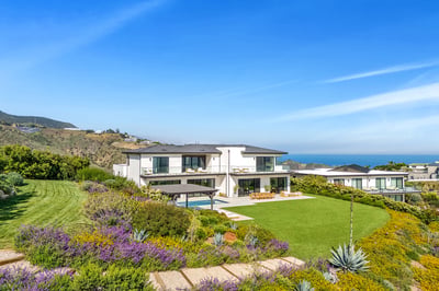 Luxury Villa Photo #5