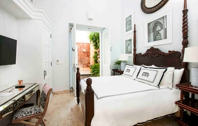 Luxury Villa Photo #6
