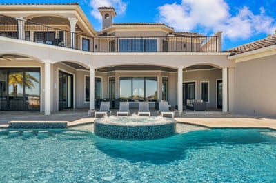 Luxury Villa Photo #6