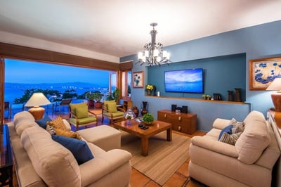 Luxury Villa Photo #12