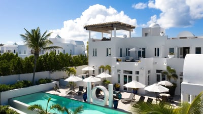 Luxury Villa Photo #3