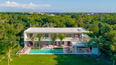 Luxury Villa Photo #2