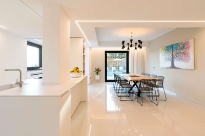 Luxury Villa Photo #30