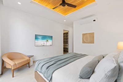 Luxury Villa Photo #22