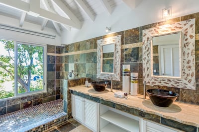 Luxury Villa Photo #26