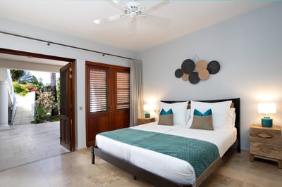 Luxury Villa Photo #31