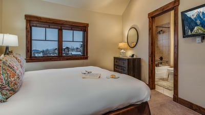 Chalet Beliza - Split king/2 twins suite on upper level