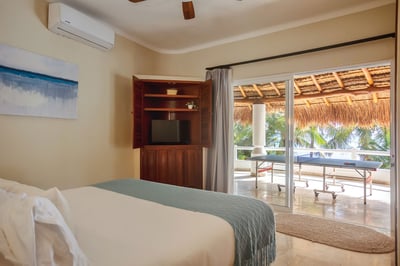 Luxury Villa Photo #34