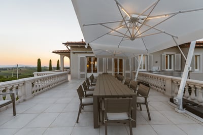 Luxury Villa Photo #12