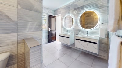 Luxury Villa Photo #44