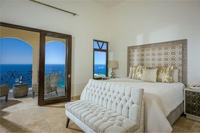 Luxury Villa Photo #25