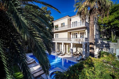 Luxury Villa Photo #2
