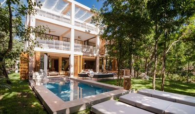 Luxury Villa Photo #3