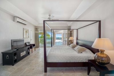Luxury Villa Photo #17
