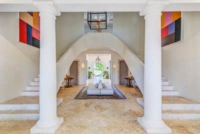 Luxury Villa Photo #25