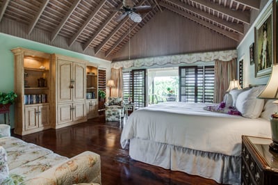 Luxury Villa Photo #23