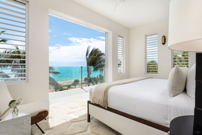 Luxury Villa Photo #18