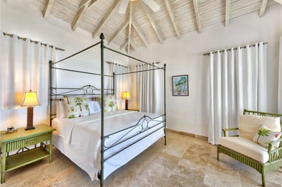 Luxury Villa Photo #22
