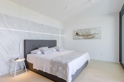 Luxury Villa Photo #11