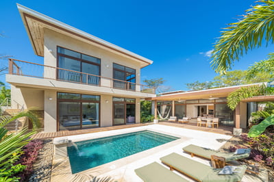Luxury Villa Photo #3