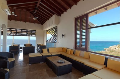 Luxury Villa Photo #16