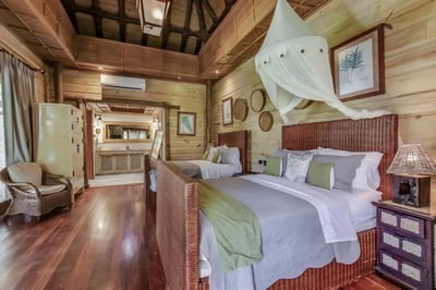 Luxury Villa Photo #23