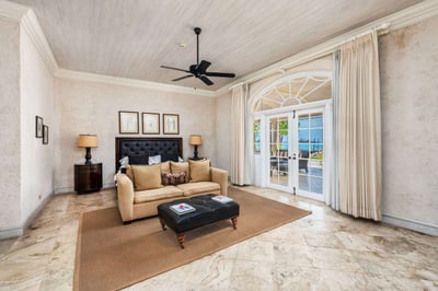 Luxury Villa Photo #32