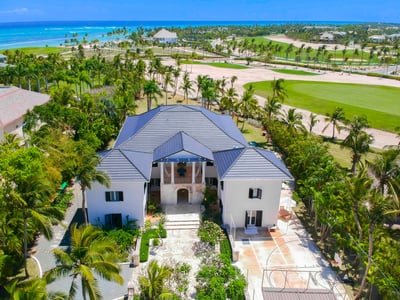 Luxury Villa Photo #26