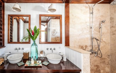 Luxury Villa Photo #15