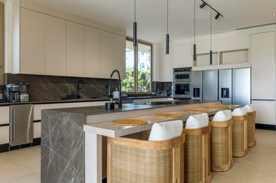 Luxury Villa Photo #23