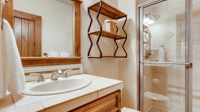 King suite ensuite, main level