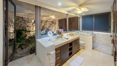 Luxury Villa Photo #44