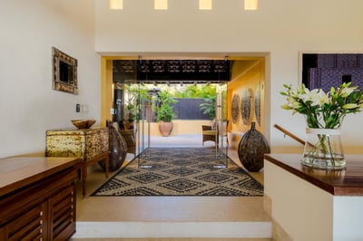 Luxury Villa Photo #8
